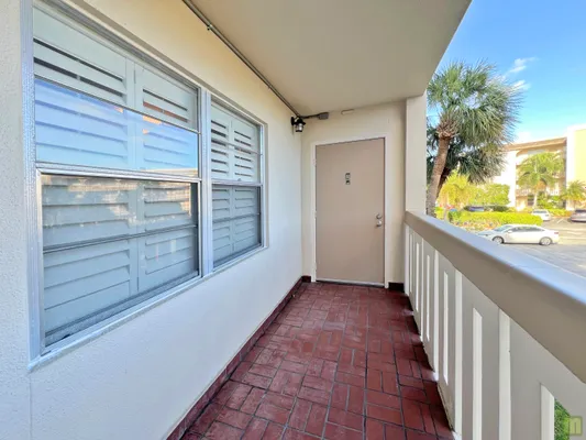Property Slideshow image 3 of 44 | 1901 bermuda cir m2, Coconut Creek, FL, 33066