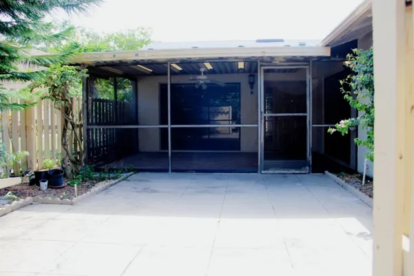 Property Slideshow image 2 of 23 | 729 nw 29th ave, Delray Beach, FL, 33445