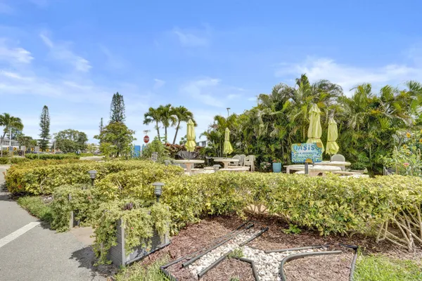 Property Slideshow image 2 of 50 | 2049 lyndhurst, Deerfield Beach, FL, 33442