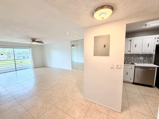 Property Slideshow image 2 of 33 | 120 lake evelyn dr, West Palm Beach, FL, 33411