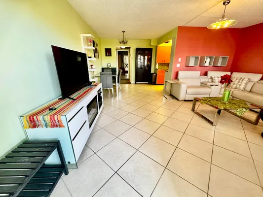 Property Slideshow image 2 of 33 | 3058 cambridge, Deerfield Beach, FL, 33442