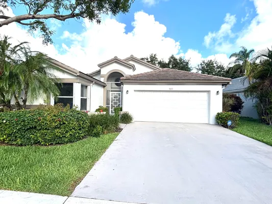 Property Slideshow image 2 of 21 | 9671 harbour lake cir, Boynton Beach, FL, 33437