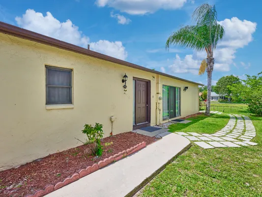 Property Slideshow image 2 of 32 | 5197 minto rd, Boynton Beach, FL, 33472