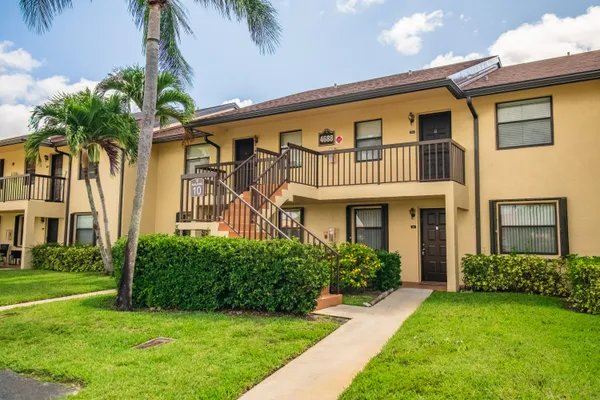 Property Slideshow image 3 of 35 | 4688 lucerne lakes blvd blvd 104, Lake Worth, FL, 33467