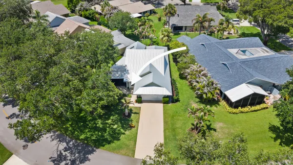 Property Slideshow image 2 of 33 | 12942 se crooked stick ln, Hobe Sound, FL, 33455