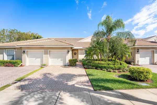 Property Slideshow image 2 of 44 | 9463 swansea ln, West Palm Beach, FL, 33411
