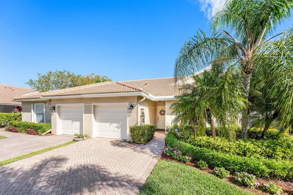 Property Slideshow image 3 of 44 | 9463 swansea ln, West Palm Beach, FL, 33411
