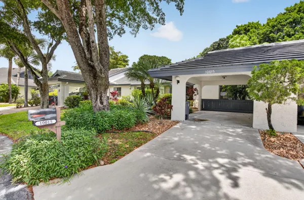 Property Slideshow image 2 of 34 | 10015 hickorywood pl, Boynton Beach, FL, 33437