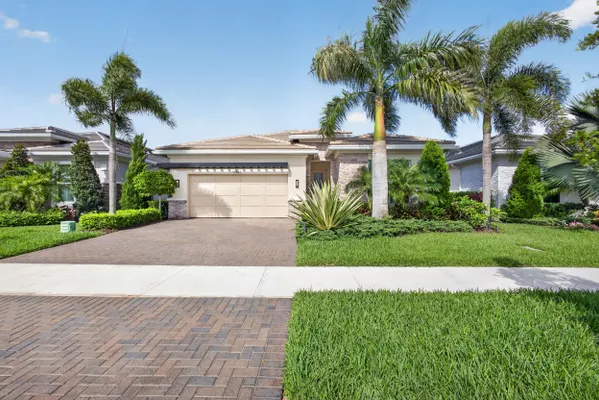 Property Slideshow image 2 of 61 | 9941 regency way, Palm Beach Gardens, FL, 33412
