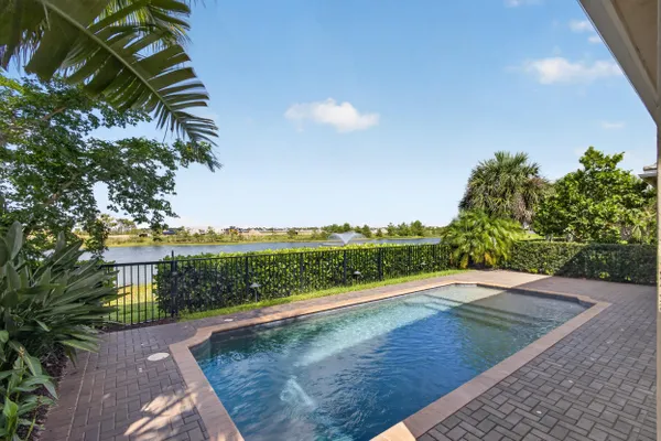 Property Slideshow image 2 of 61 | 9941 regency way, Palm Beach Gardens, FL, 33412