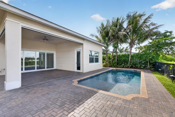Property Slideshow image 3 of 61 | 9941 regency way, Palm Beach Gardens, FL, 33412