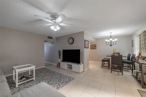 Property Slideshow image 3 of 27 | 1902 bermuda cir, Coconut Creek, FL, 33066