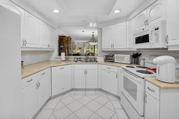 Property Slideshow image 2 of 102 | 15326 strathearn dr 11902, Delray Beach, FL, 33446