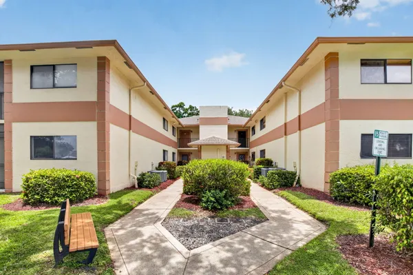Property Slideshow image 3 of 78 | 15401 pembridge ave 15, Delray Beach, FL, 33484