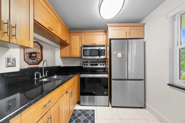 Property Slideshow image 3 of 29 | 9400 lime bay blvd 109, Tamarac, FL, 33321