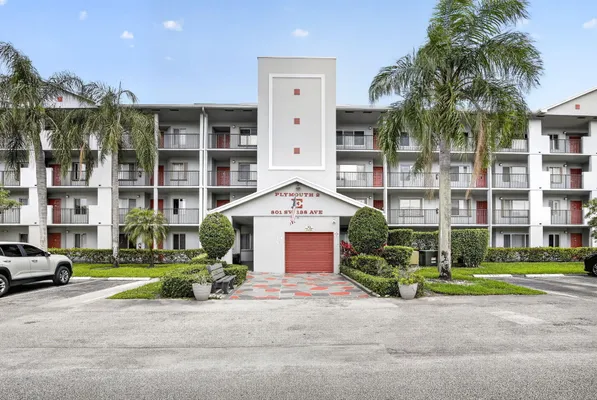 Property Slideshow image 2 of 35 | 801 sw 138th ave 308e, Pembroke Pines, FL, 33027