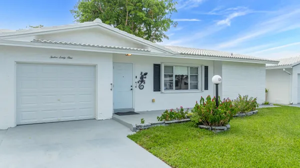Property Slideshow image 2 of 51 | 1261 nw 90th dr, Plantation, FL, 33322