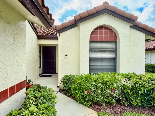 Property Slideshow image 2 of 49 | 10975 dolphin palm ct b, Boynton Beach, FL, 33437