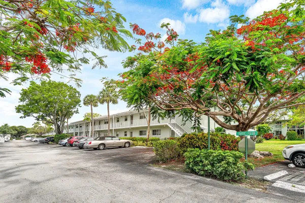 Property Slideshow image 2 of 32 | 2700 sw 22nd ave 1409, Delray Beach, FL, 33445