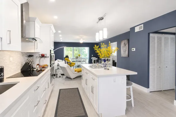 Property Slideshow image 3 of 23 | 7787 golf cir dr 301, Margate, FL, 33063