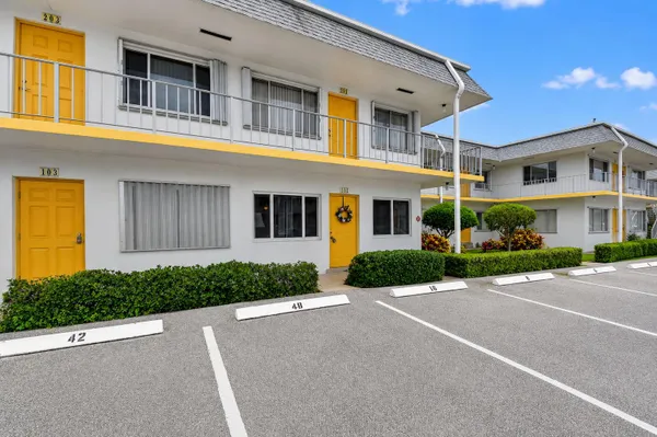 Property Slideshow image 3 of 58 | 3240 lake osborne dr 104, Lake Worth Beach, FL, 33461