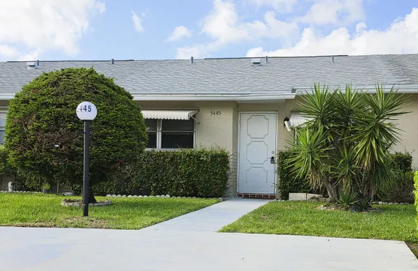 Property Slideshow image 2 of 35 | 5445 glenda st, West Palm Beach, FL, 33417