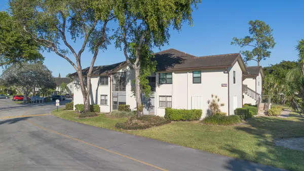 Property Slideshow image 2 of 24 | 7665 tahiti ln 102, Lake Worth, FL, 33467