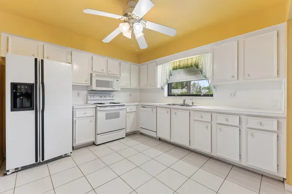 Property Slideshow image 3 of 14 | 9795 tabebuia tree dr b, Boynton Beach, FL, 33436