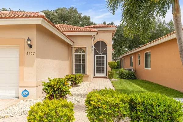 Property Slideshow image 2 of 56 | 6657 vía roma, Delray Beach, FL, 33446