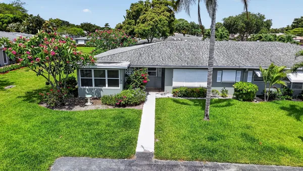 Property Slideshow image 2 of 31 | 912 s dr a, Delray Beach, FL, 33445