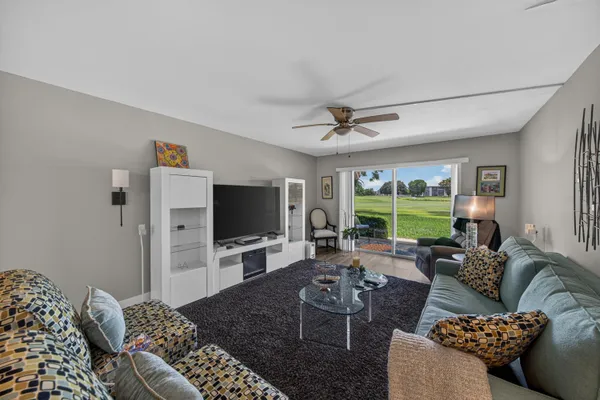 Property Slideshow image 2 of 57 | 3004 portofino isle m1, Coconut Creek, FL, 33066
