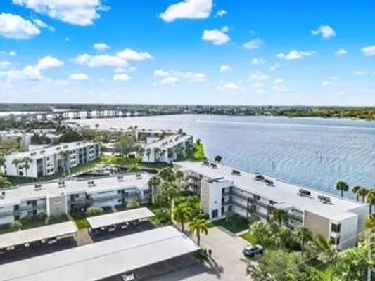 Property Slideshow image 2 of 51 | 1950 sw palm city rd 8106, Stuart, FL, 34994