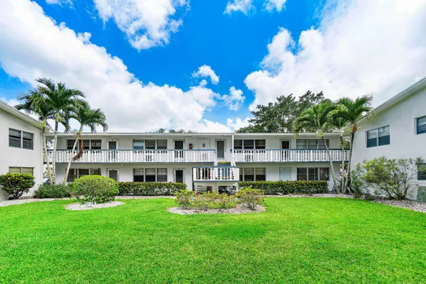 Property Slideshow image 3 of 25 | 57 canterbury, West Palm Beach, FL, 33417