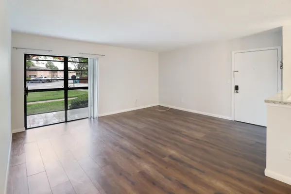 Property Slideshow image 3 of 31 | 7801 ashmont cir 104, Tamarac, FL, 33321