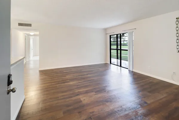 Property Slideshow image 2 of 31 | 7801 ashmont cir 104, Tamarac, FL, 33321