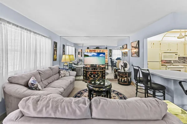 Property Slideshow image 3 of 34 | 38 saxony, Delray Beach, FL, 33446