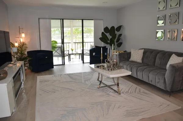 Property Slideshow image 3 of 17 | 21656 juego cir 23f, Boca Raton, FL, 33433