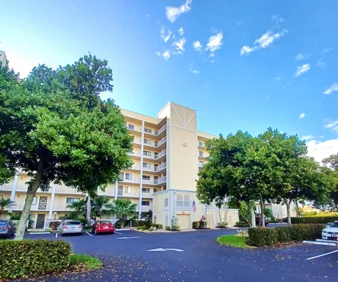 Property Slideshow image 3 of 92 | 7260 kinghurst dr 406, Delray Beach, FL, 33446