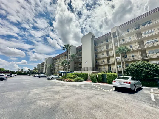 Property Slideshow image 2 of 33 | 3661 via poinciana, Greenacres, FL, 33467