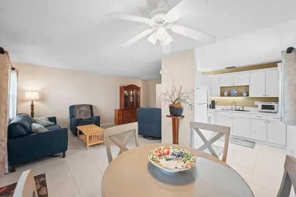 Property Slideshow image 2 of 17 | 2600 se ocean blvd w5, Stuart, FL, 34996