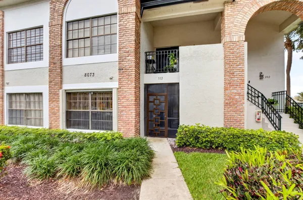 Property Slideshow image 2 of 56 | 8073 aberdeen dr 201, Boynton Beach, FL, 33472