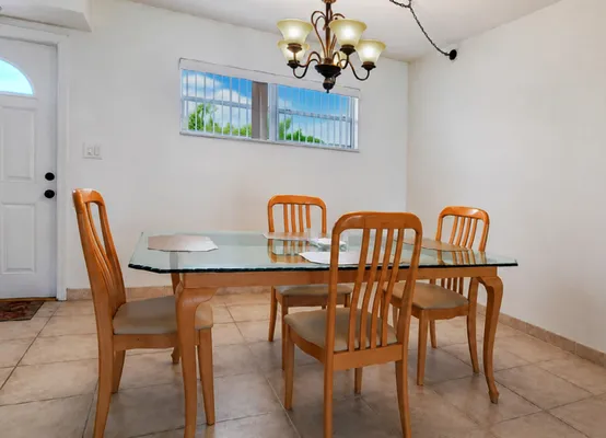 Property Slideshow image 3 of 12 | 8962 s hollybrook blvd 205, Pembroke Pines, FL, 33025