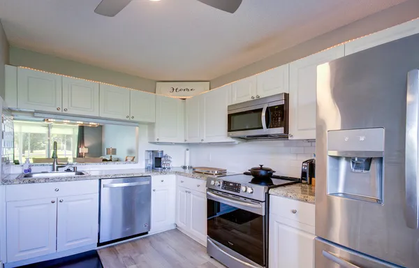 Property Slideshow image 3 of 37 | 6698 10th ave 109, Lake Worth, FL, 33467