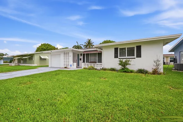 Property Slideshow image 3 of 48 | 4629 nw 45th ct, Tamarac, FL, 33319