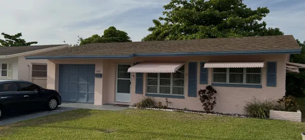 Property Slideshow image 2 of 19 | 4517 nw 49th st, Tamarac, FL, 33319
