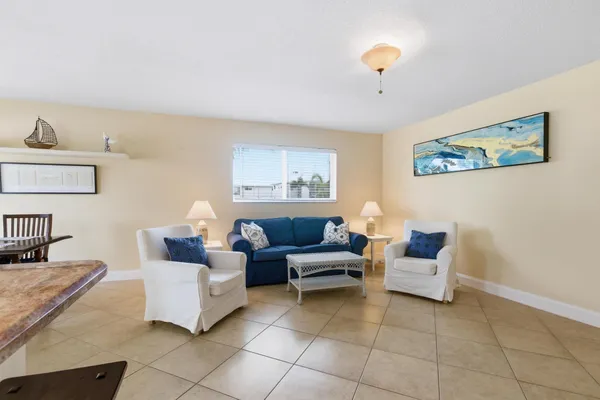Property Slideshow image 3 of 11 | 34 colonial club dr 204, Boynton Beach, FL, 33435