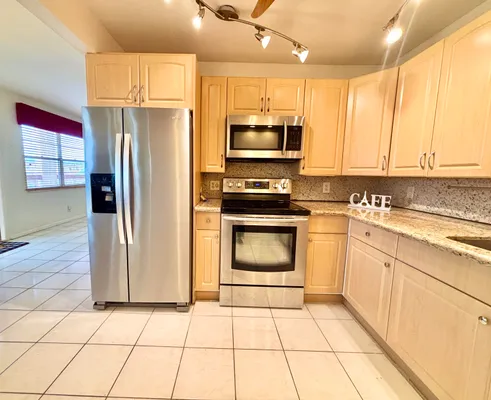 Property Slideshow image 3 of 11 | 4032 newcastle b b, Boca Raton, FL, 33434