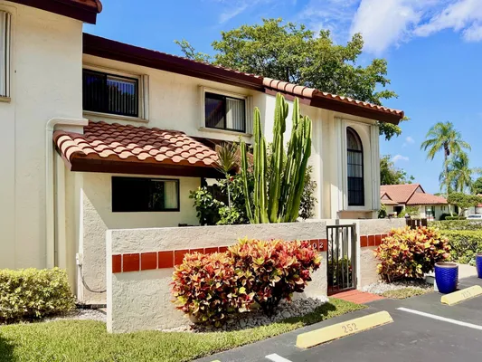 Property Slideshow image 2 of 62 | 10615 ocean palm way 102, Boynton Beach, FL, 33437