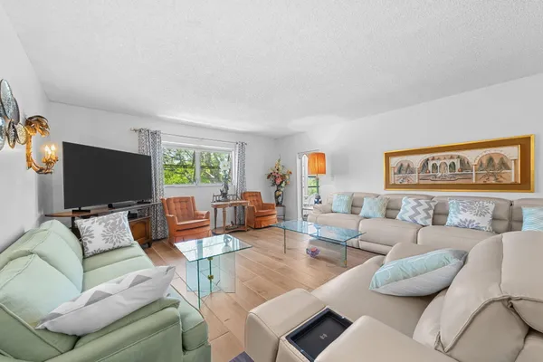 Property Slideshow image 2 of 18 | 2271 nw 48th ter 207, Lauderhill, FL, 33313