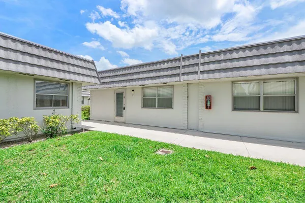 Property Slideshow image 3 of 37 | 9 valencia trl, Delray Beach, FL, 33446